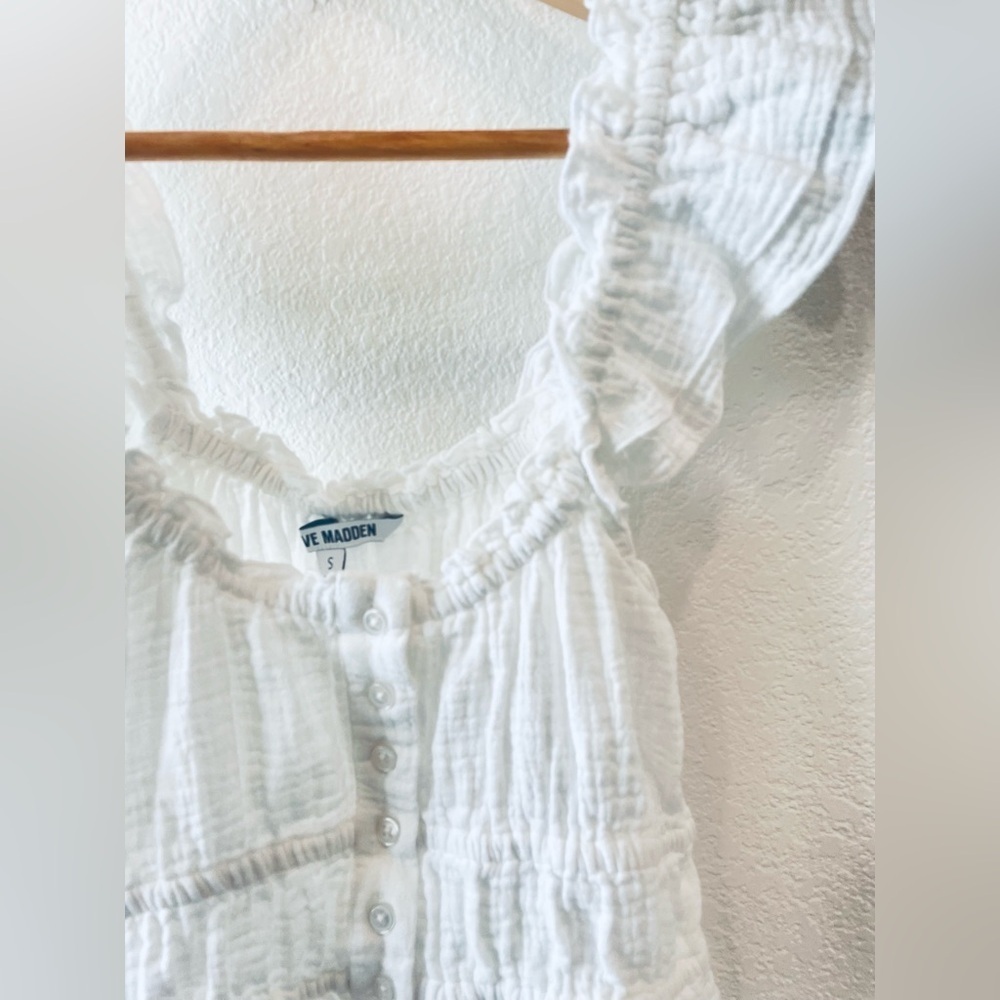 Steve Madden White Button Front Flutter Sleeve Pe… - image 2